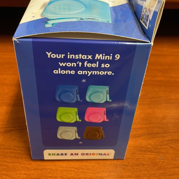 Fujifilm Instax Groovy Camera Case - Picture 2 of 5